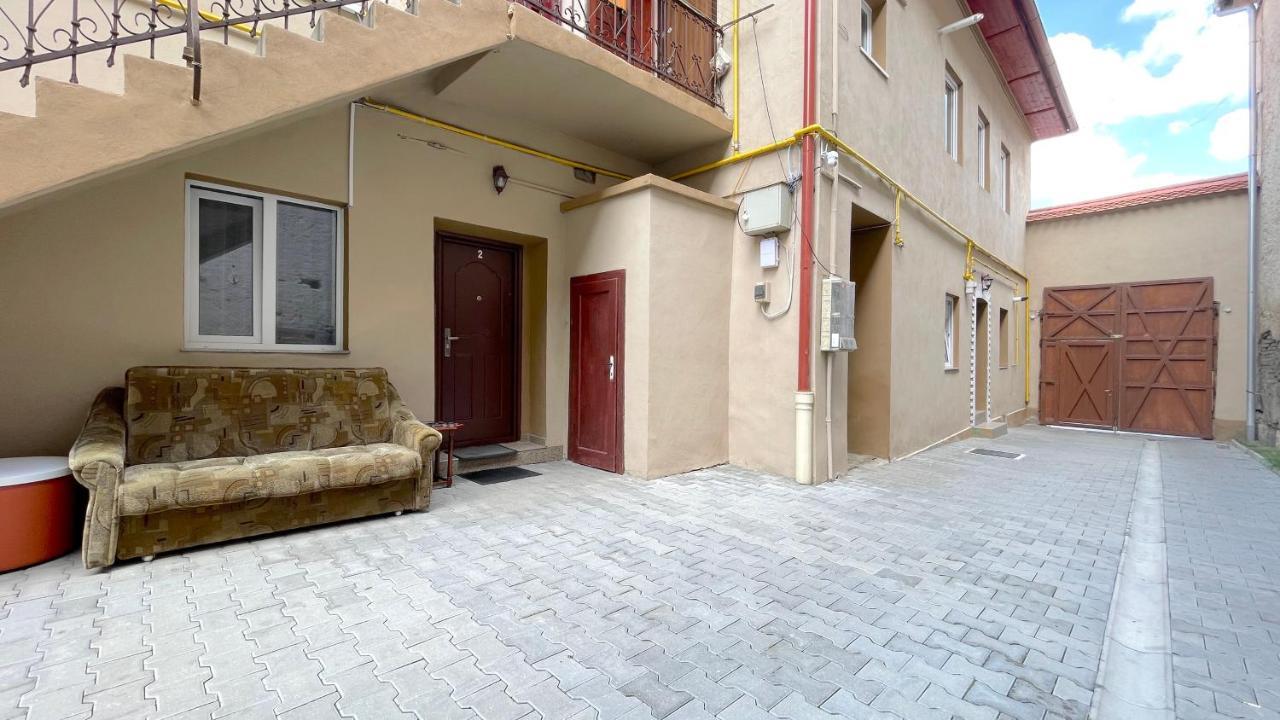 Evu Long Street Apartment Brasov Luaran gambar
