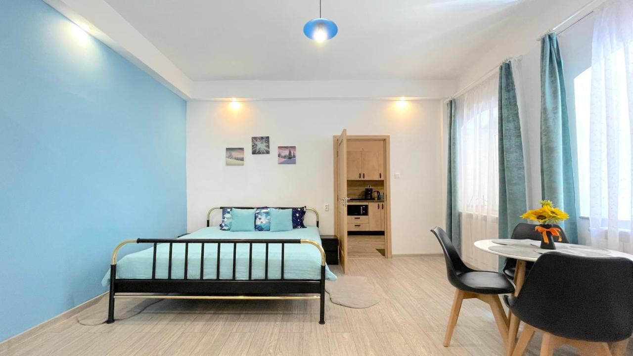 Evu Long Street Apartment Brasov Luaran gambar