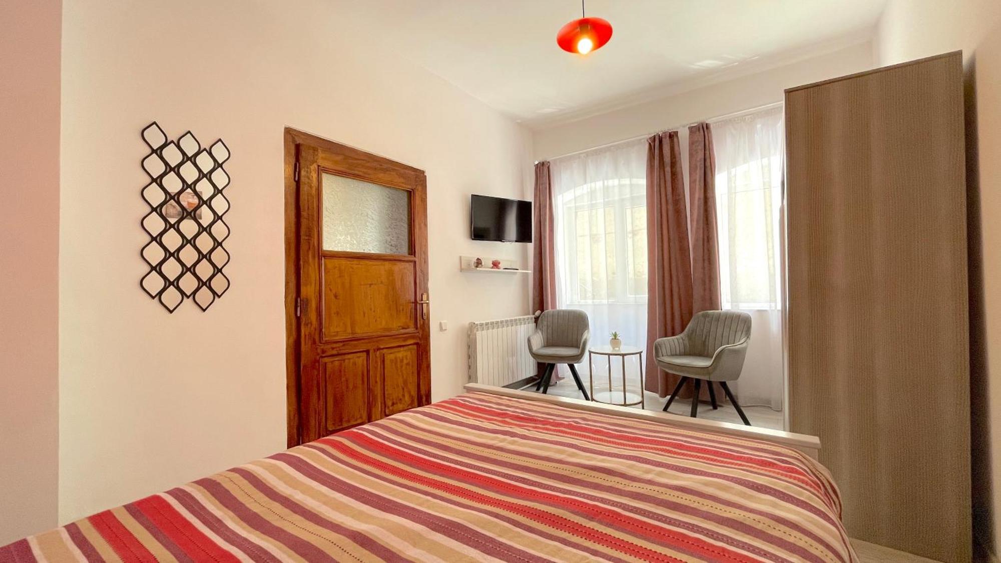 Evu Long Street Apartment Brasov Luaran gambar