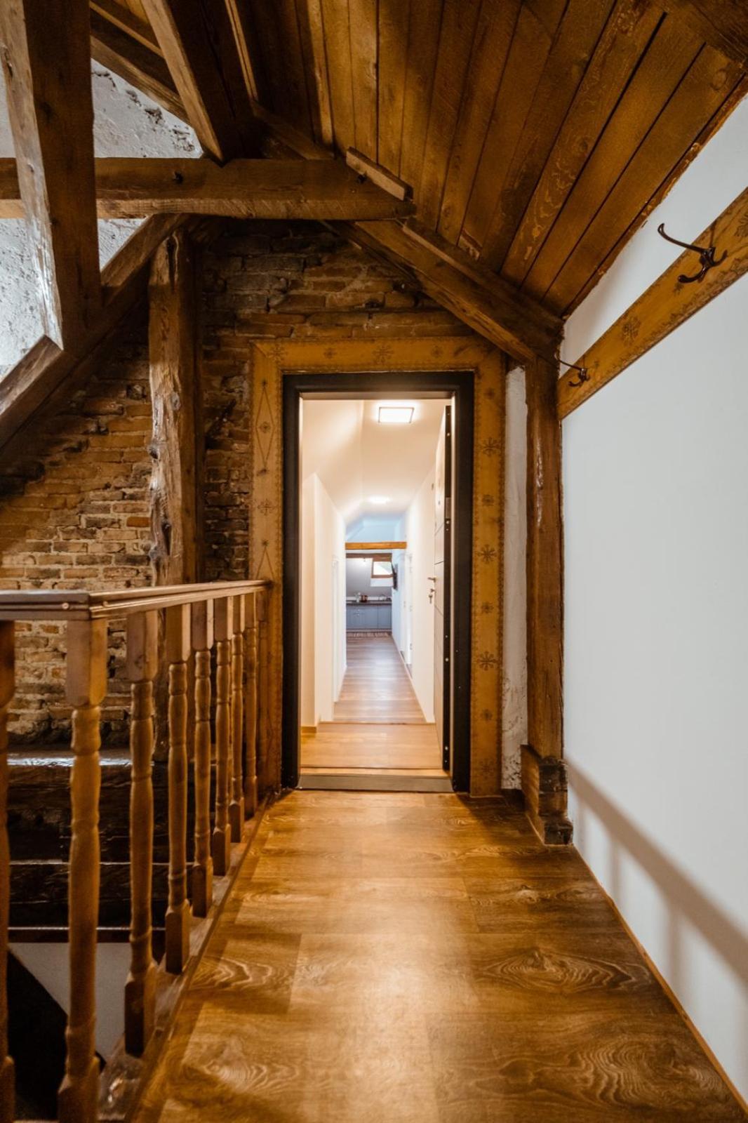 Evu Long Street Apartment Brasov Luaran gambar